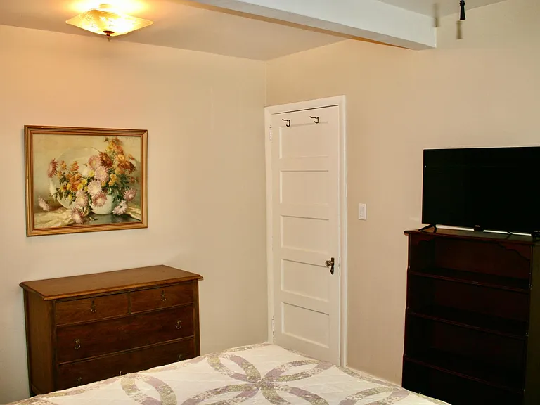 Second bedroom with TV.