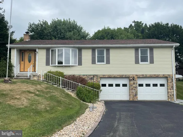 2424 Loop Rd, Chambersburg, PA 17202