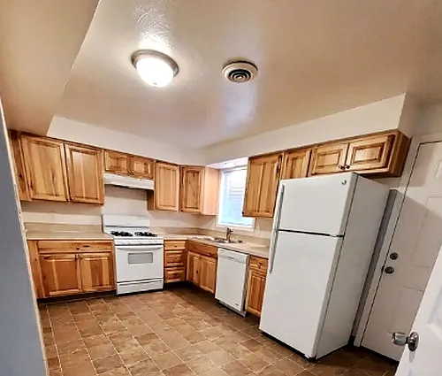 1267 SE Holman Ave #2 Photo 1