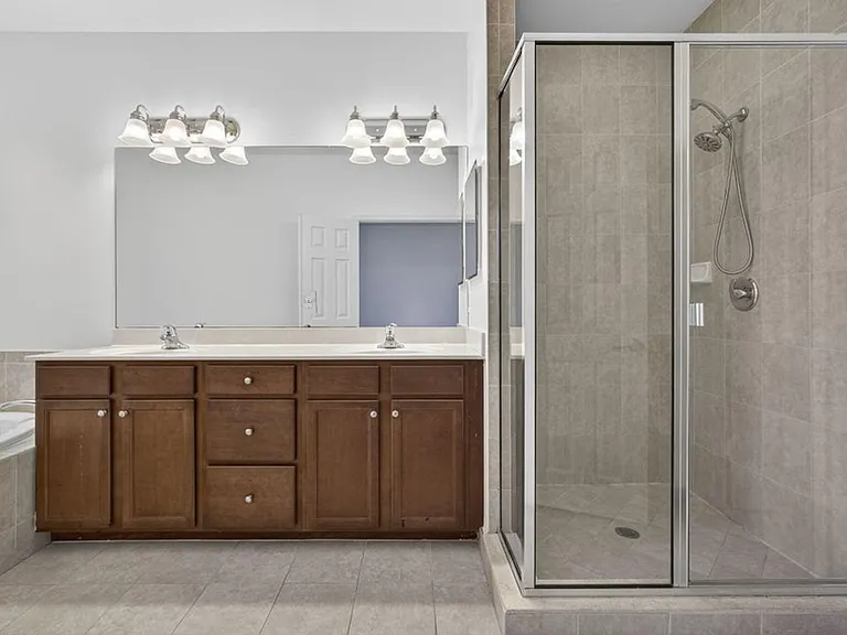 10348 Wellington Parc Dr — Photo 17