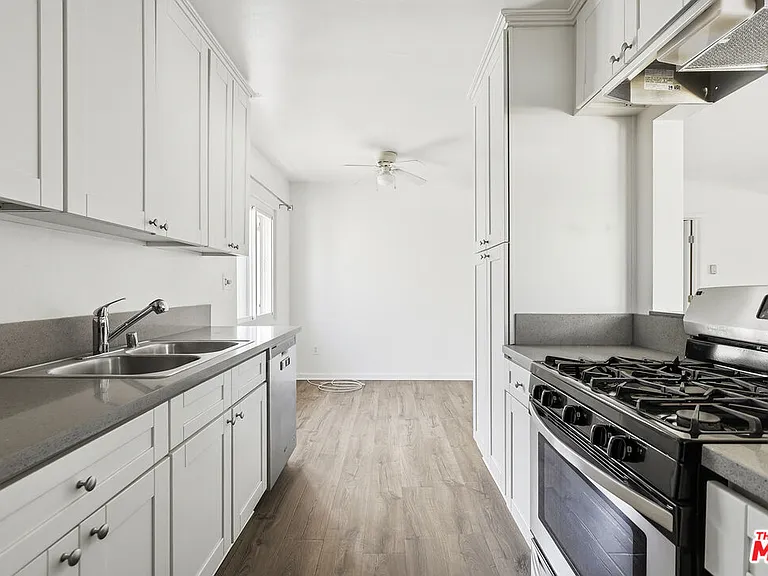 8401 Tuscany Ave #4 — Photo 9