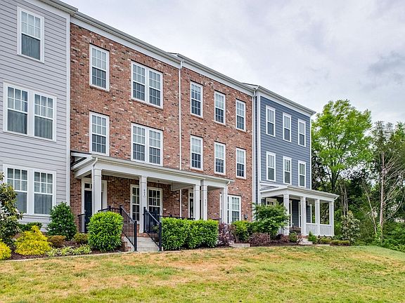 4th image of 604 Heck Ln