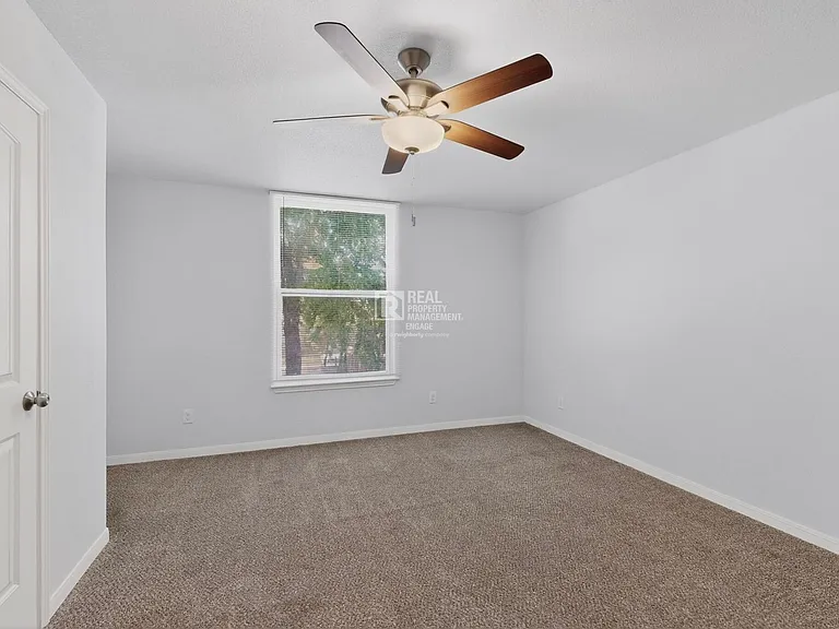 5838 Humbert Ave — Photo 39