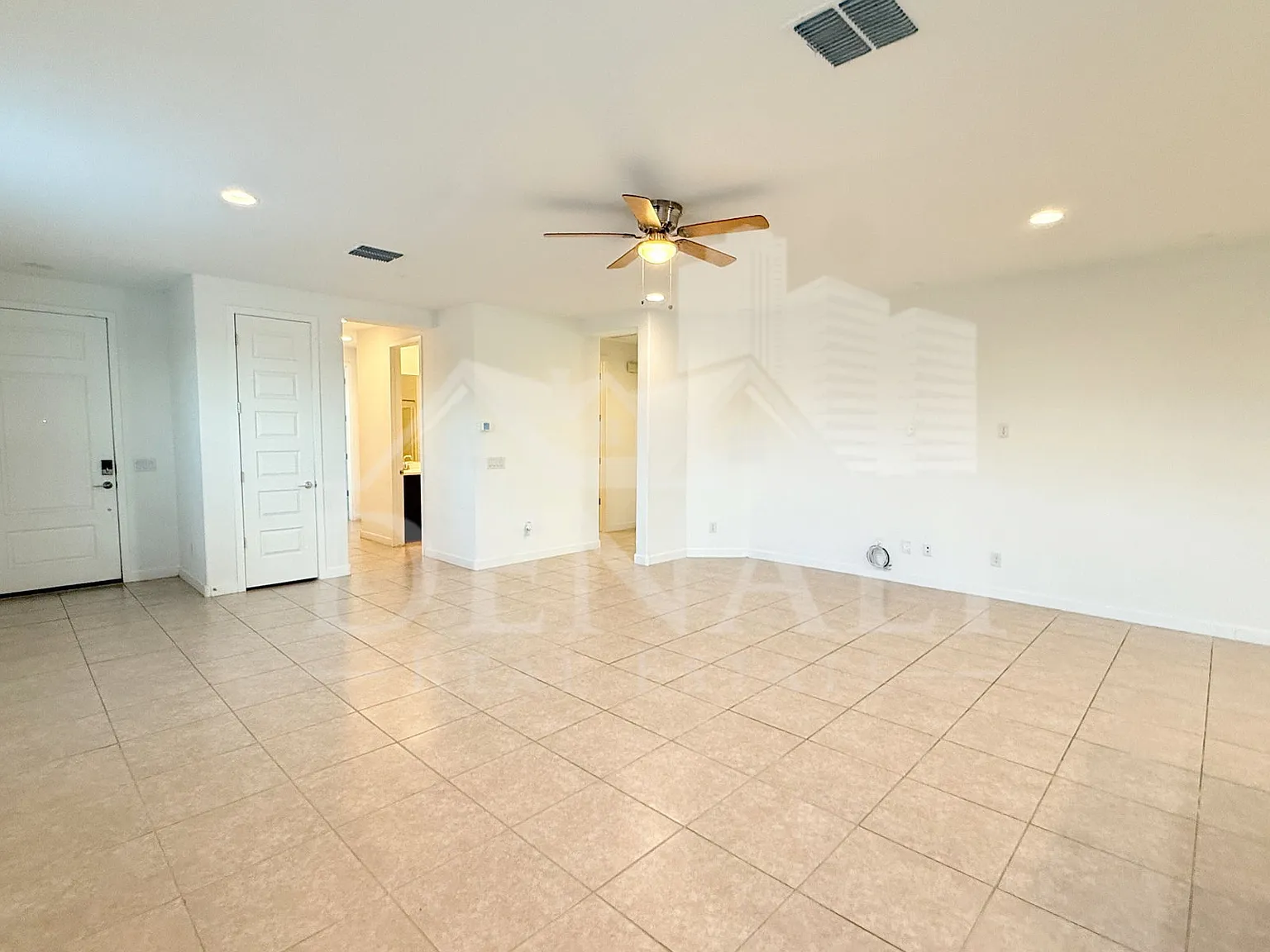 4 bed, 2.0 bath, 1800 sqft, $2,195 — Photo 4