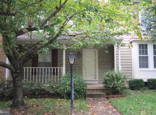 1589 Autumn Ridge Cir, Reston, VA 20194