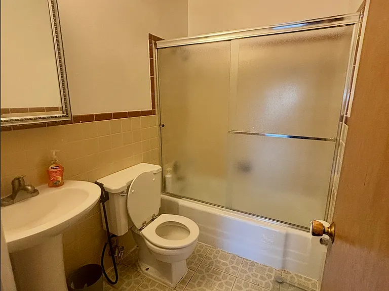 1320 Folsom St — Photo 2