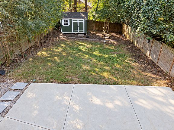 5th image of 117 Maywood Ave