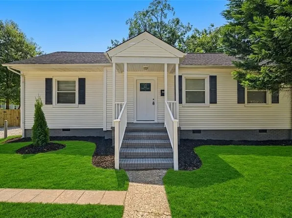 65 Cavalier Rd, Hampton, VA 23669