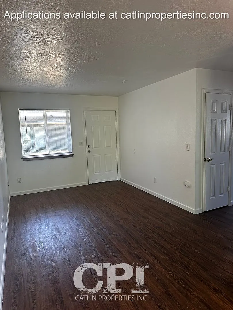 906 Front St-Apartment - Multi - Family — Photo 3