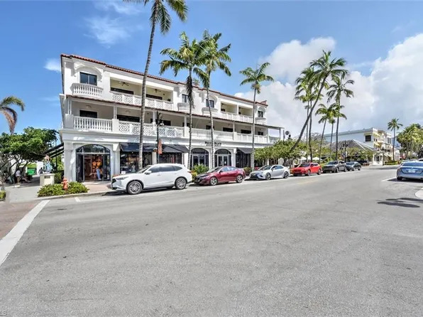 555 5th Ave S, Naples, FL