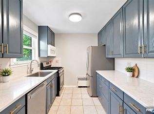 9-06 6th Street, Fair Lawn, NJ 07410
