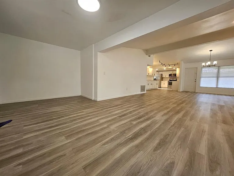 2816 S French Ave — Photo 3