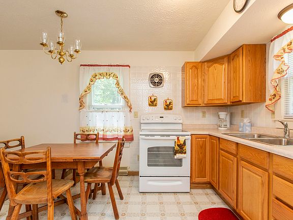 3rd image of 52571 Lakeshore Dr
