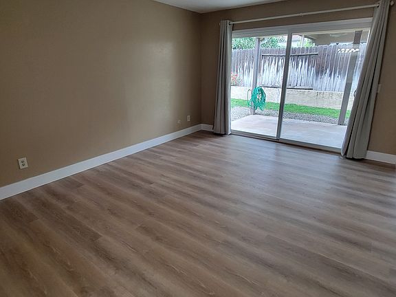 4th image of 4703 Knapp Way