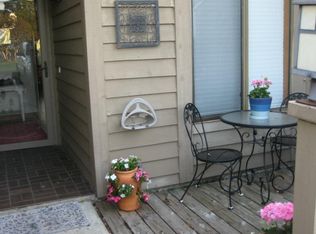 242 Saint James Ct, Wilmington, NC 28409
