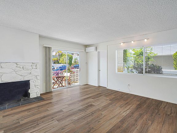 3rd image of 1208 California Ave #A