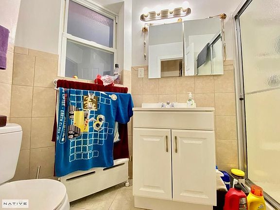 4th image of 782 Manhattan Ave APT 4
