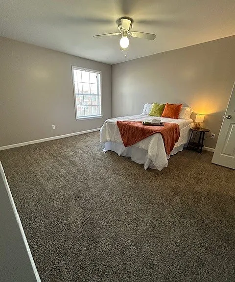 Villas at Metro Center — Photo 10