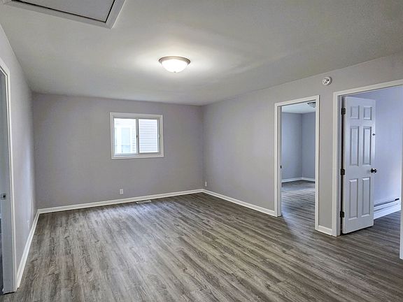 4th image of 579 Courtney Dr