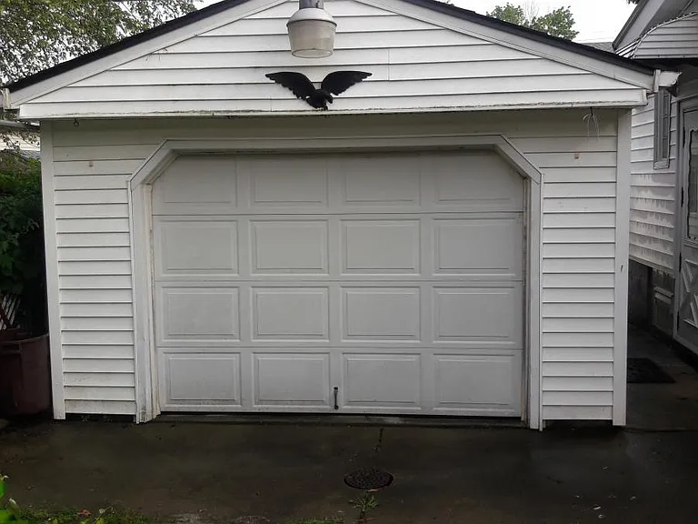 3915 Buechner Ave — Photo 10