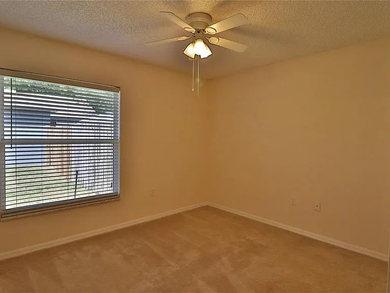 1386 Fallwood Dr — Photo 10