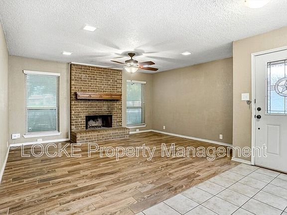 3rd image of 6430 Lago Vista Dr