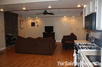 Basement
						:
						Kitchen/Living room
