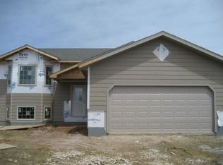 3026 New England St, Rapid City, SD 57703