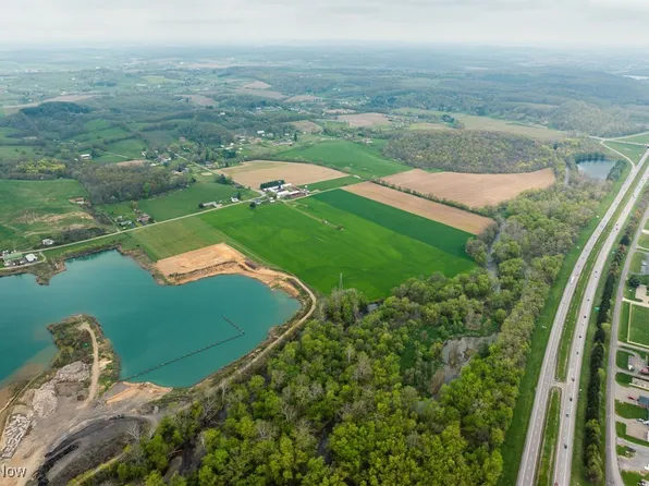Bair Rd NW, Dover, OH 44622