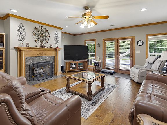 3rd image of 10465 Bentbrooke Dr