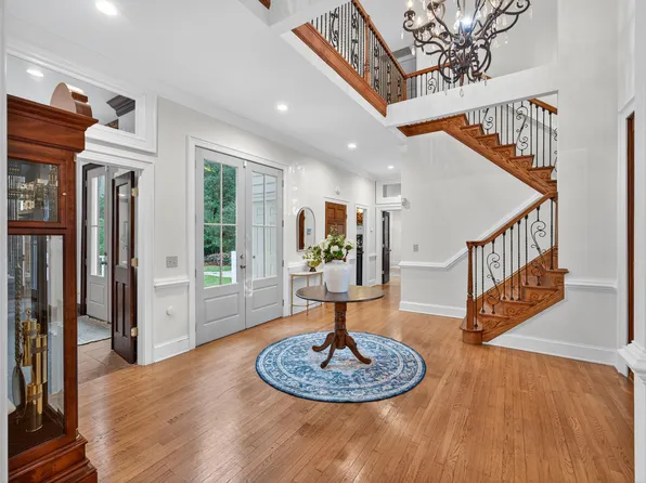 125 Drayton Dr, Summerville, SC 29483