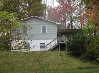 364 Country Rd, Franklin, NC 28734