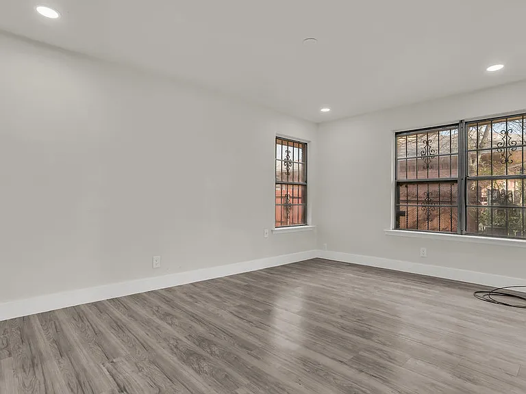 1246 Brookmere Dr — Photo 16