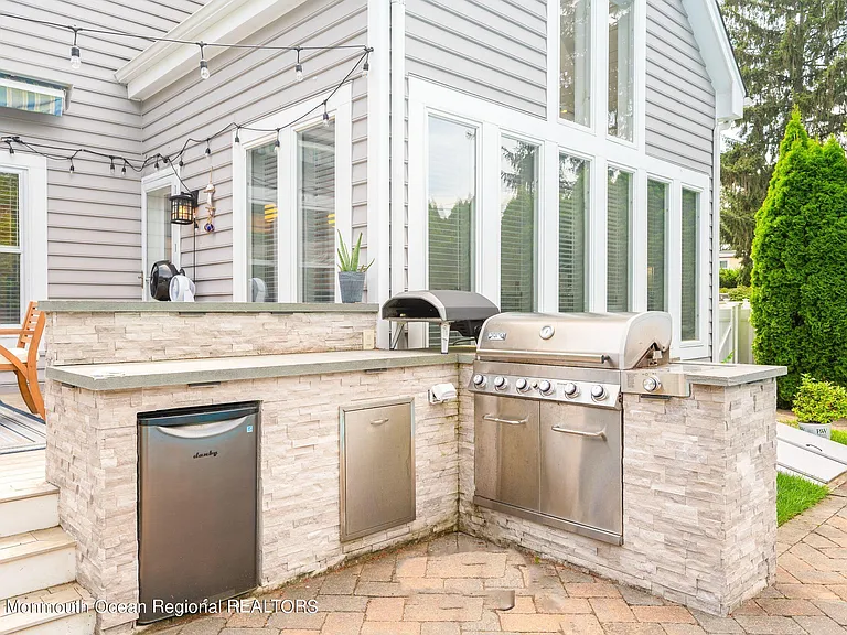623 Brooklyn Blvd — Photo 9