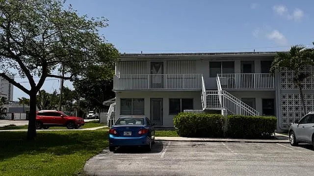 2020 NE 51st Ct #101