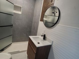 77 Malvern St, Manchester, NH 03104