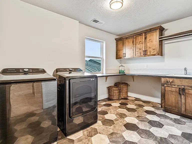 1843 E Knobcone Dr — Photo 14