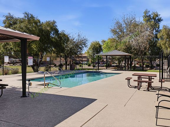 2nd image of 40502 N Glen Meadows Ln