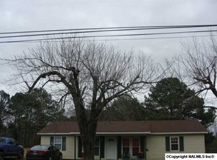 719 New Center Rd, Hartselle, AL 35640