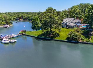 171 Virginia Rd, Irvington, VA 22480