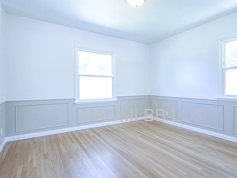 501 N Naomi St — Photo 23