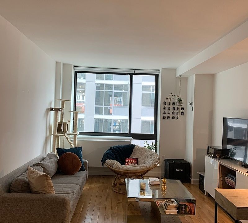 1st image of 14736 94th Ave APT 4M