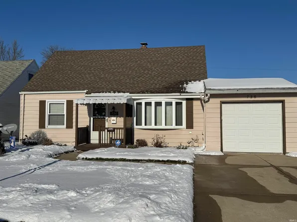 736 Fairway St, South Bend, IN 46619