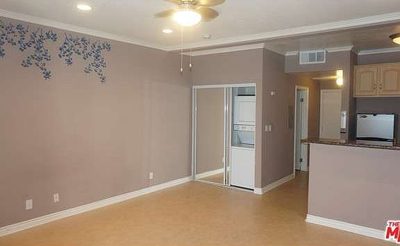 3rd image of 300 N El Molino Ave Unit 212