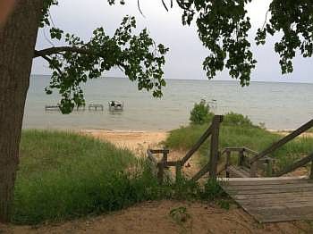 Steps to 10 sandy beach.