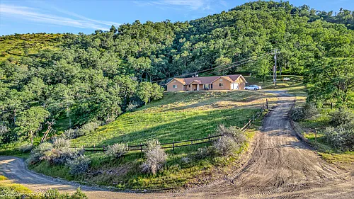 27557 Paradise Valley Ln Photo 1