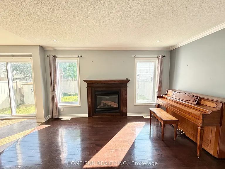 114 Glendore St — Photo 15