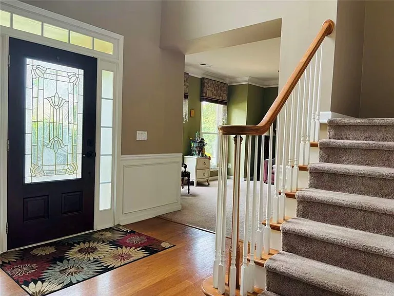 1035 Winding Bridge Way — Photo 2