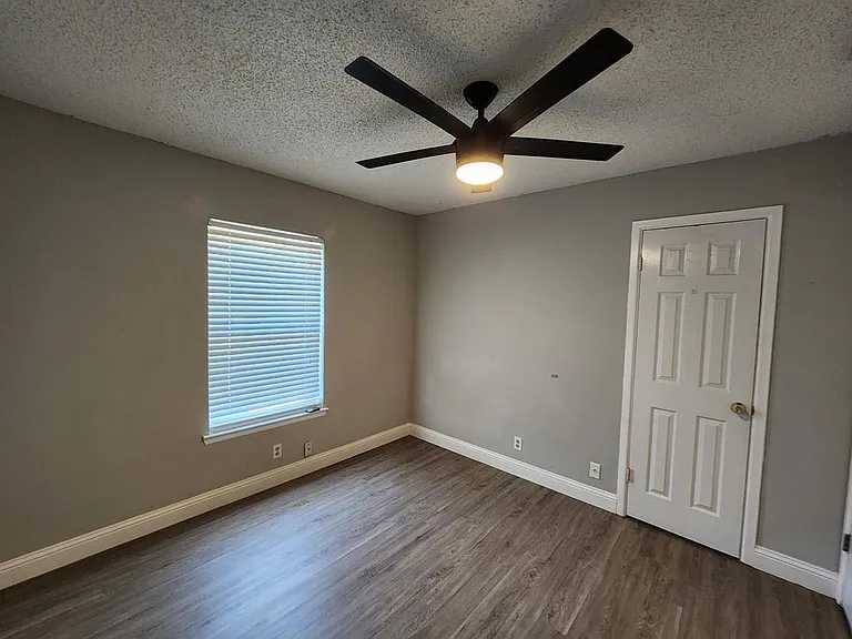 1805 Magnolia Ave — Photo 24