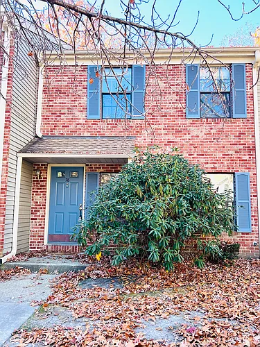 76 Sussex Pl Photo 1
